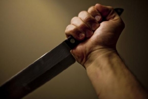 В Уварово пьяный мужчина с ножом угрожал убить родную мать